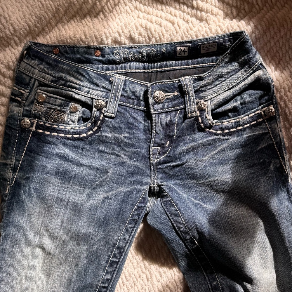 Miss Me Y2K Bootcut Jean Bling Embellished Distressed Silver Studs Size 24 - Picture 7 of 11